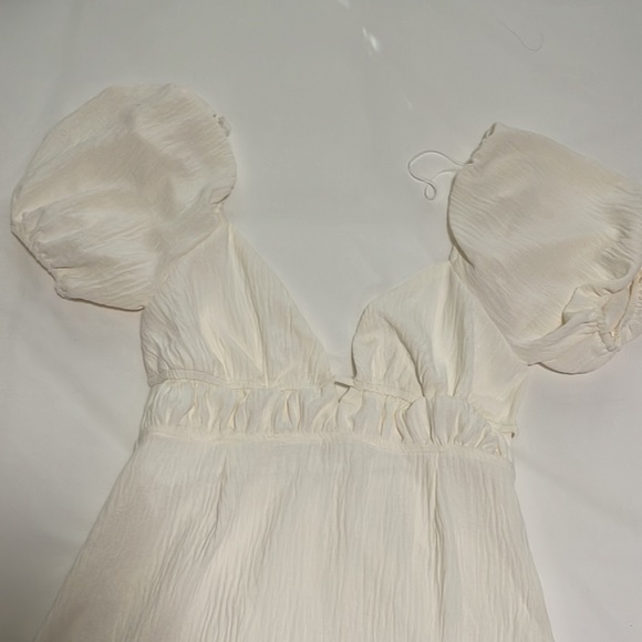 Le Lis White Mini Dress - Picture 3 of 6